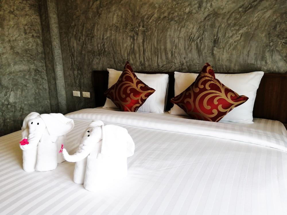 JR Place at Klong Muang Beach Krabi