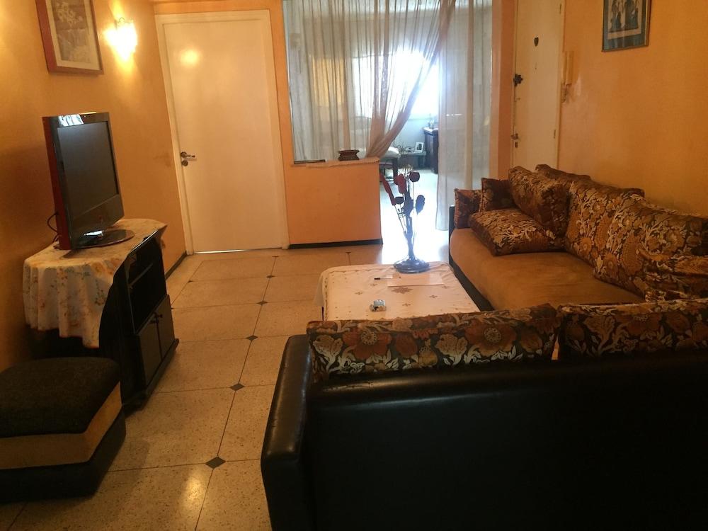 Room-property Located in a Quiet Area cl