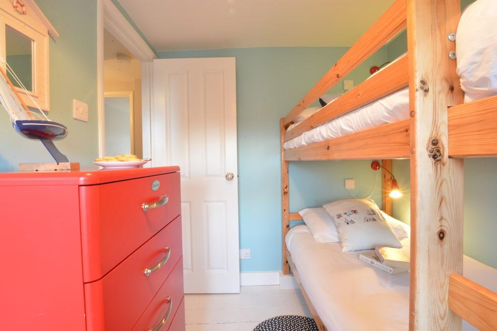 6 Coastguard Cottages, Aldeburgh