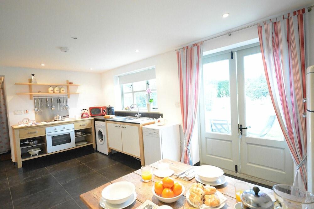 1 Grange Cottages, Westleton