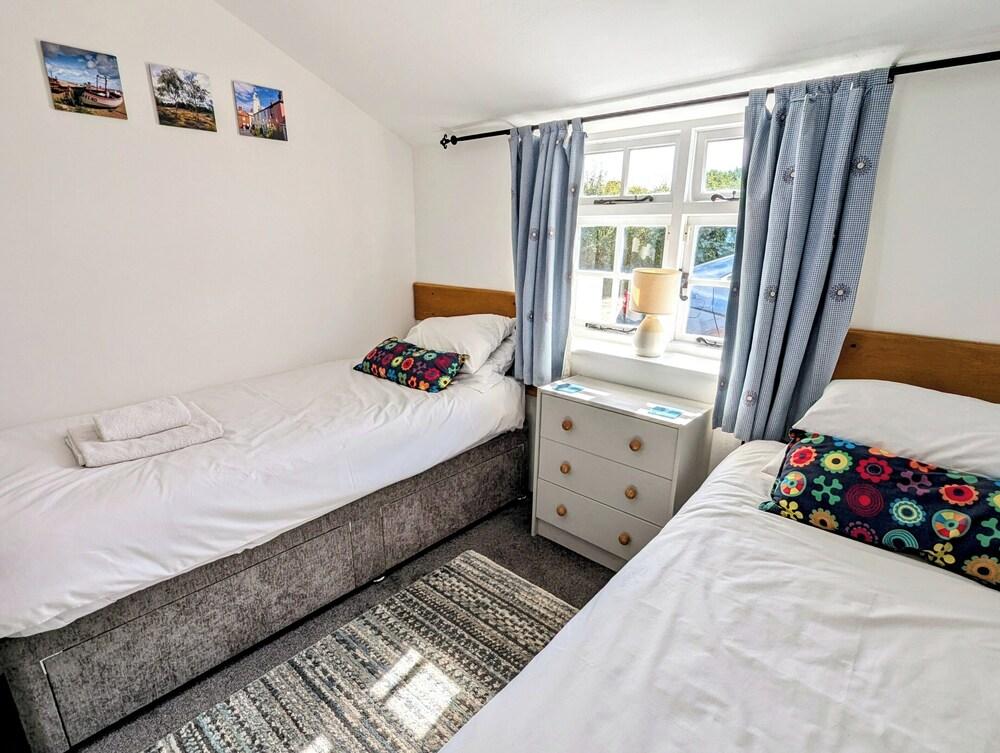 1 Grange Cottages, Westleton