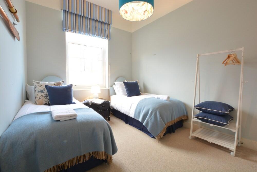 Skimming Stones, Aldeburgh