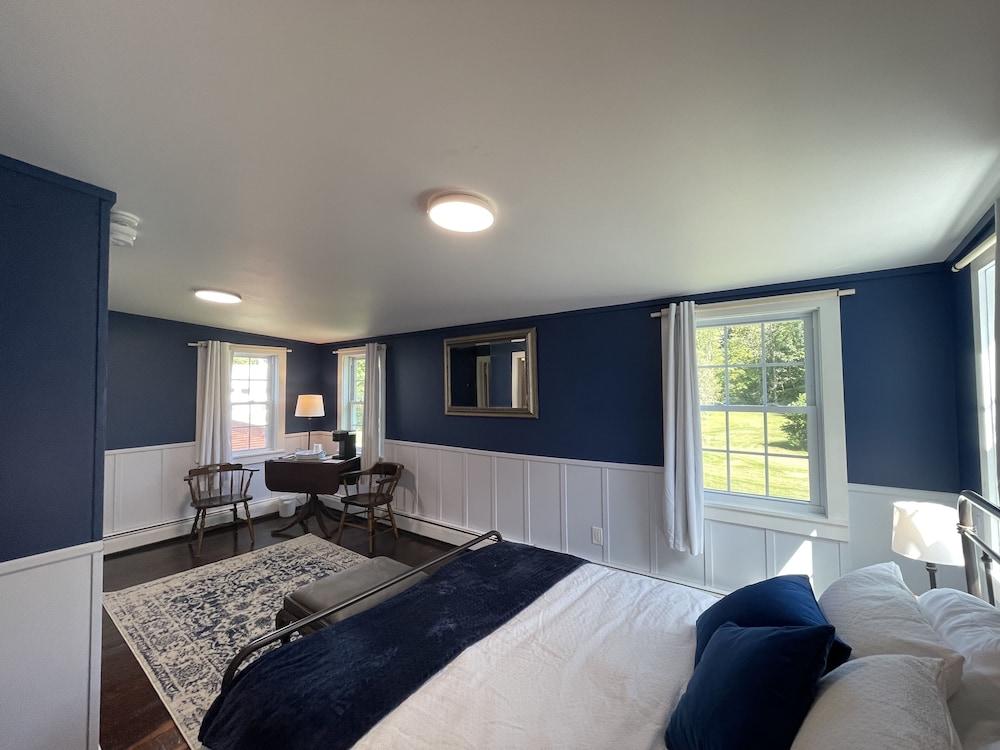 Stone Hearth Inn and Eatery