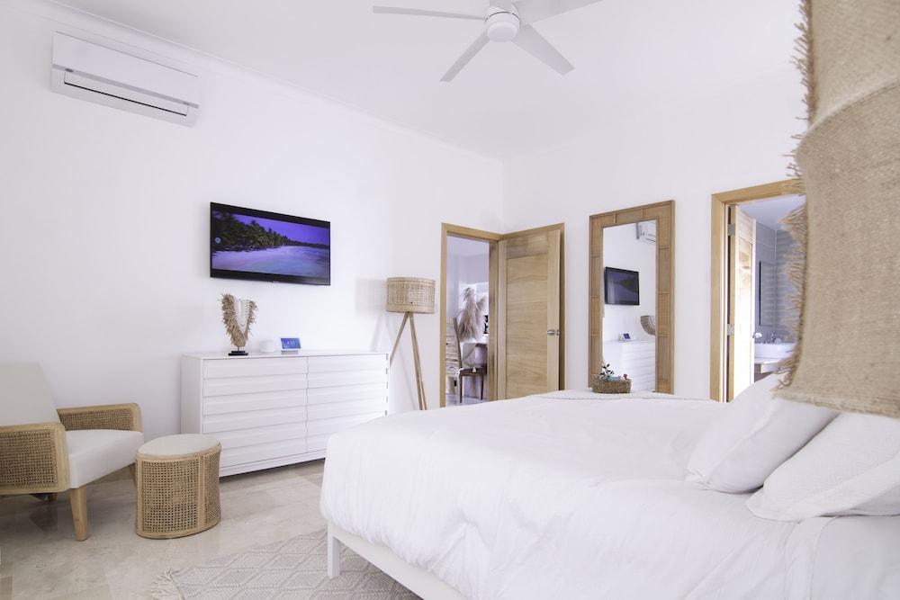 New Beachfront Penthouse by RedAwning