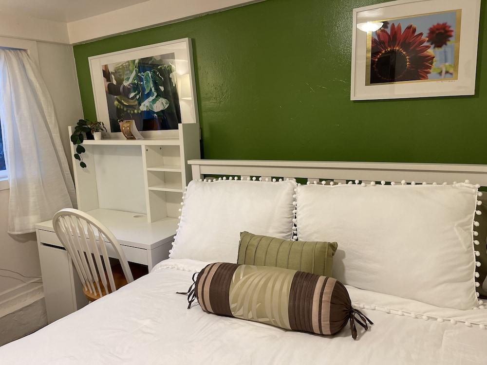 B-Love's Guest House