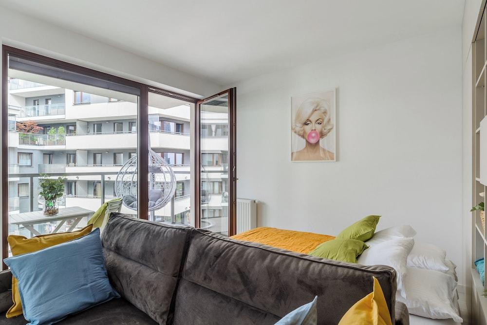 Lumina apartstate Kłopot 4a