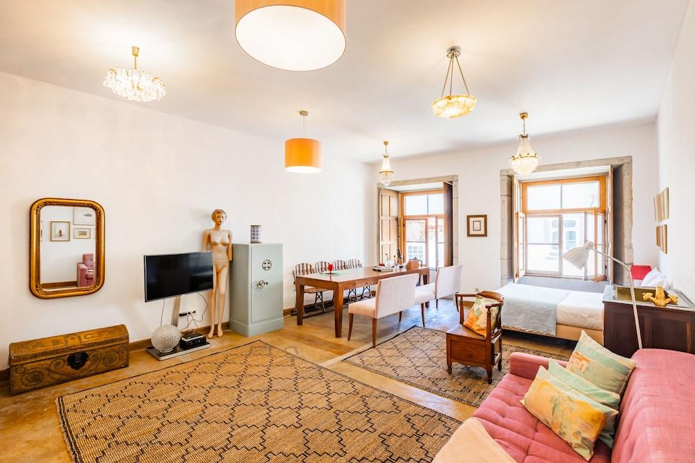 Atelier by the River