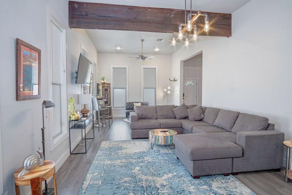 Gorgeous, Family-friendly Home Near Downtown