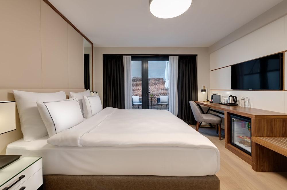 Gleam Collection Hotel