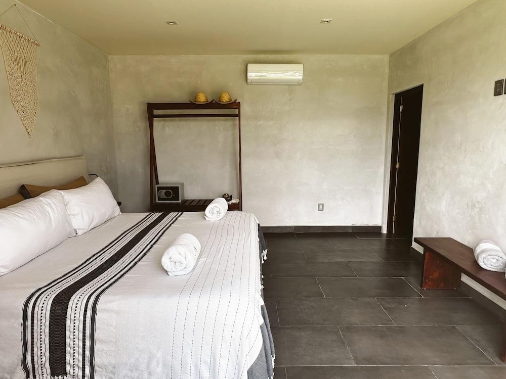 Bora Boutique - Adults Only