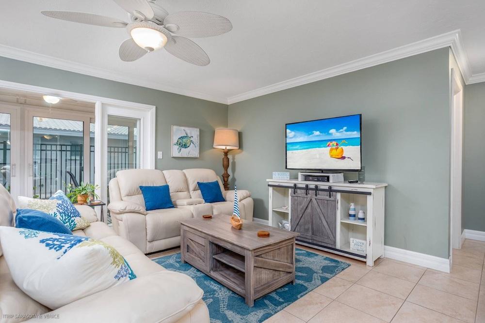 Crystal Sands & Seahorses Beach Villa