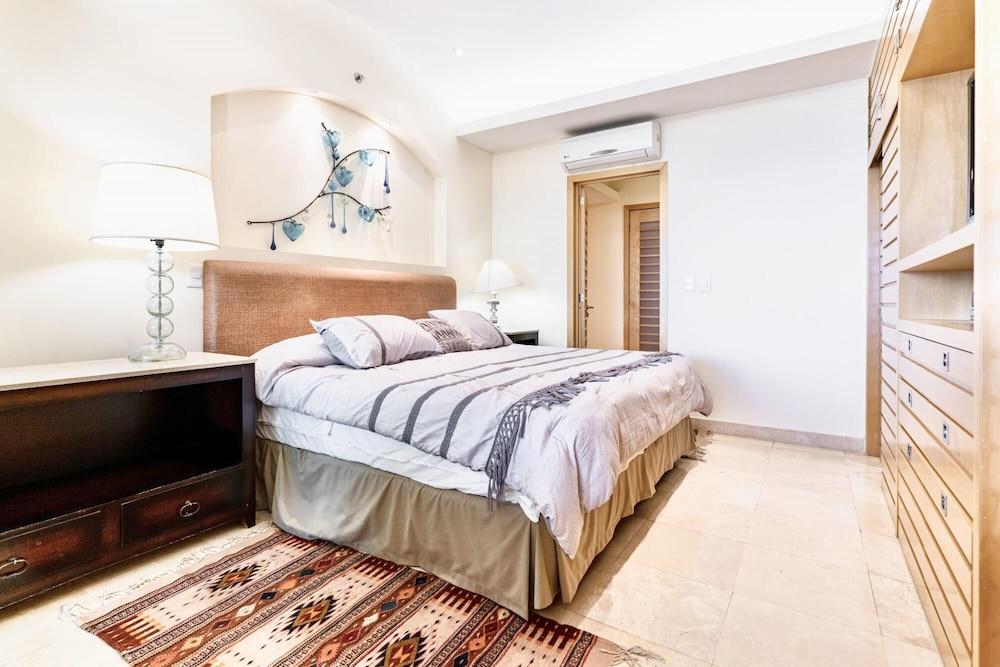 Luxury Private Resort 2-br 2-wr Condo w Breath Taking Lake Views