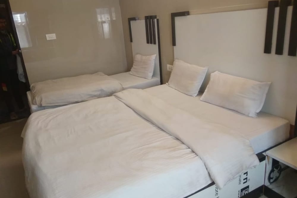 Goroomgo Shiva Palace Haridwar