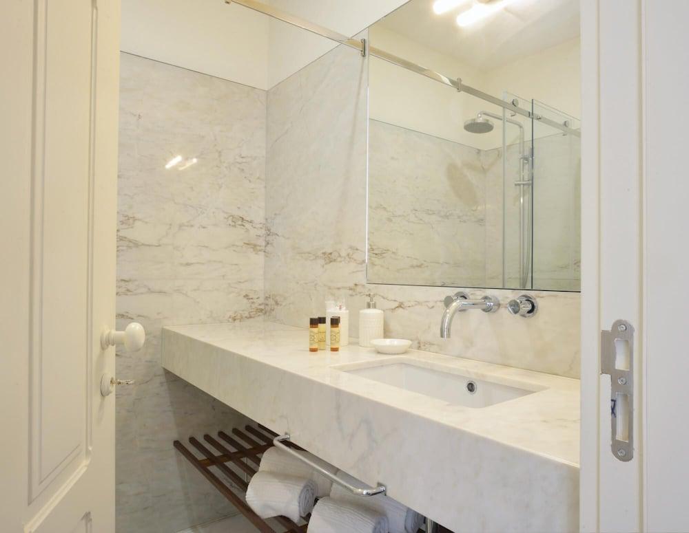 Market 2B in Oporto With 1 Bathrooms