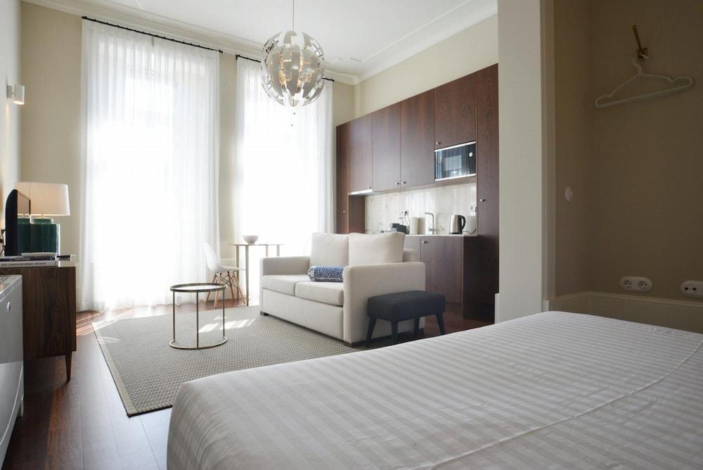 Youropo - Market 3B in Oporto