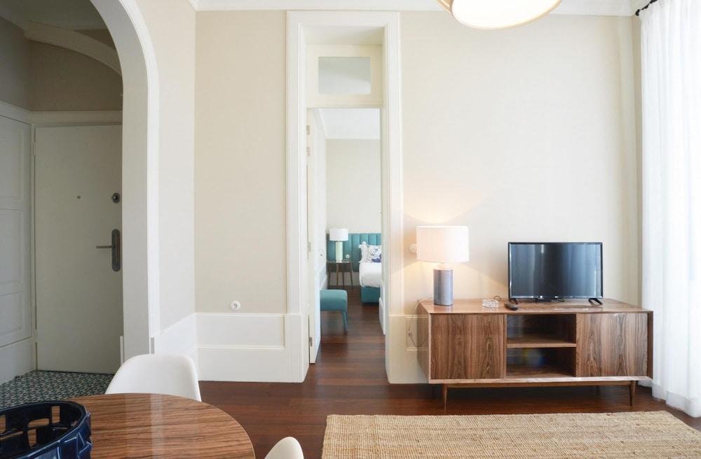 Youropo - Market 3A in Oporto