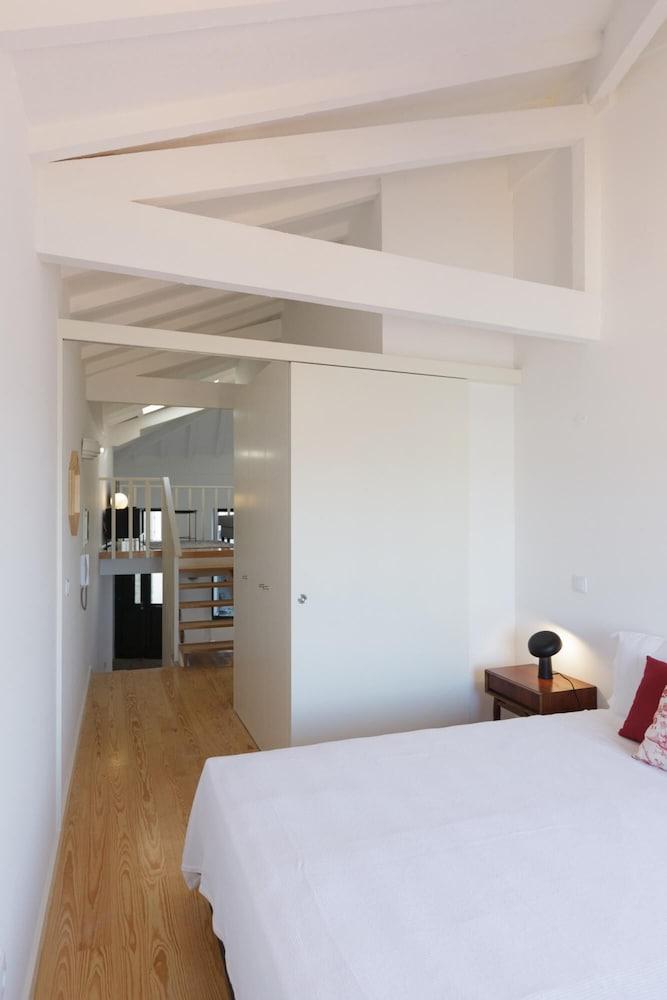 Youropo - Typical House 5