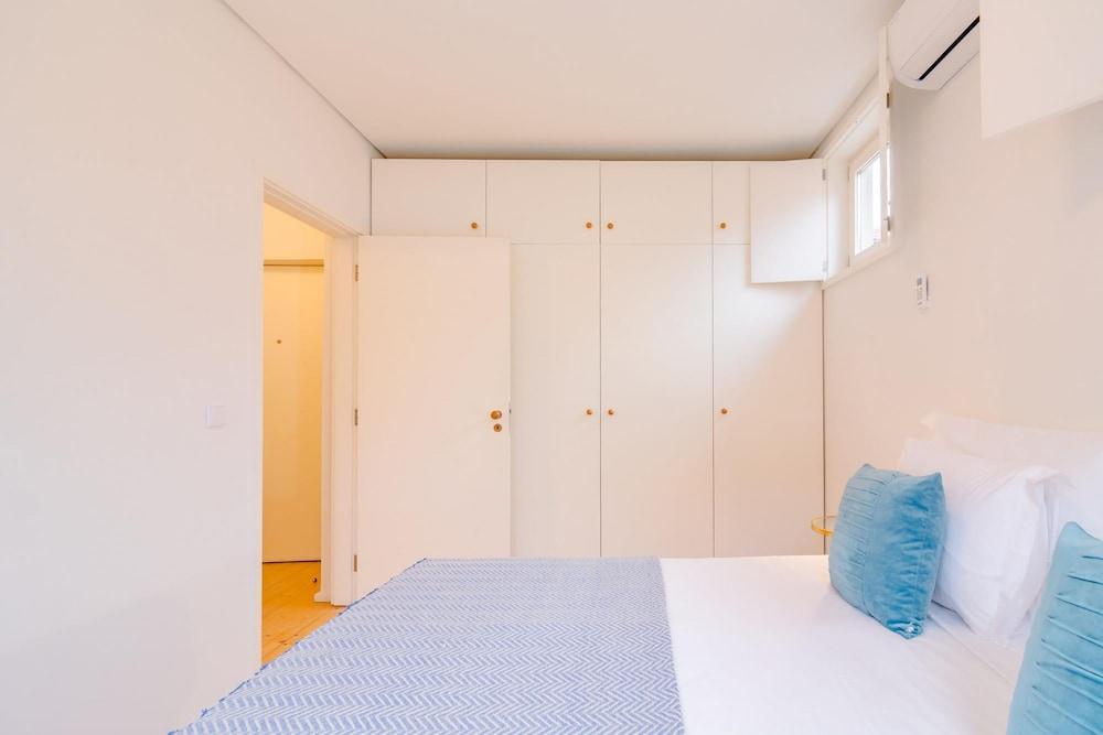 Youropo - Taipas 9 in Oporto