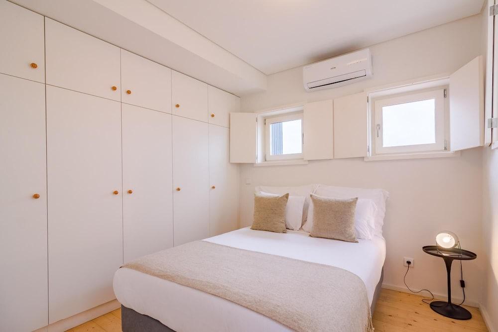 Taipas-11 in Oporto With 2 Bedrooms and 1 Bathrooms
