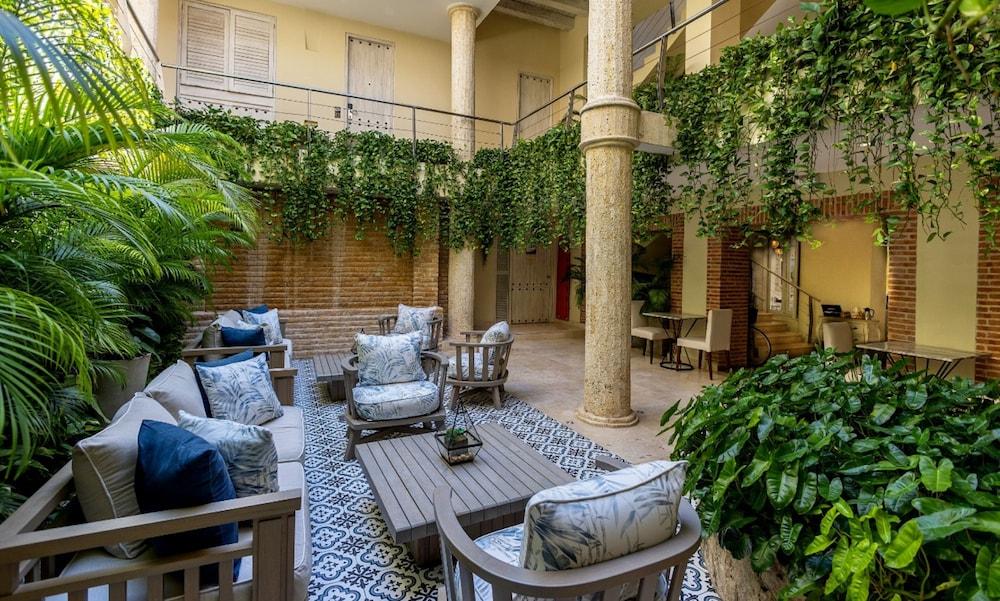 CC2-3  HABITACION DOBLE EN GETSEMANI