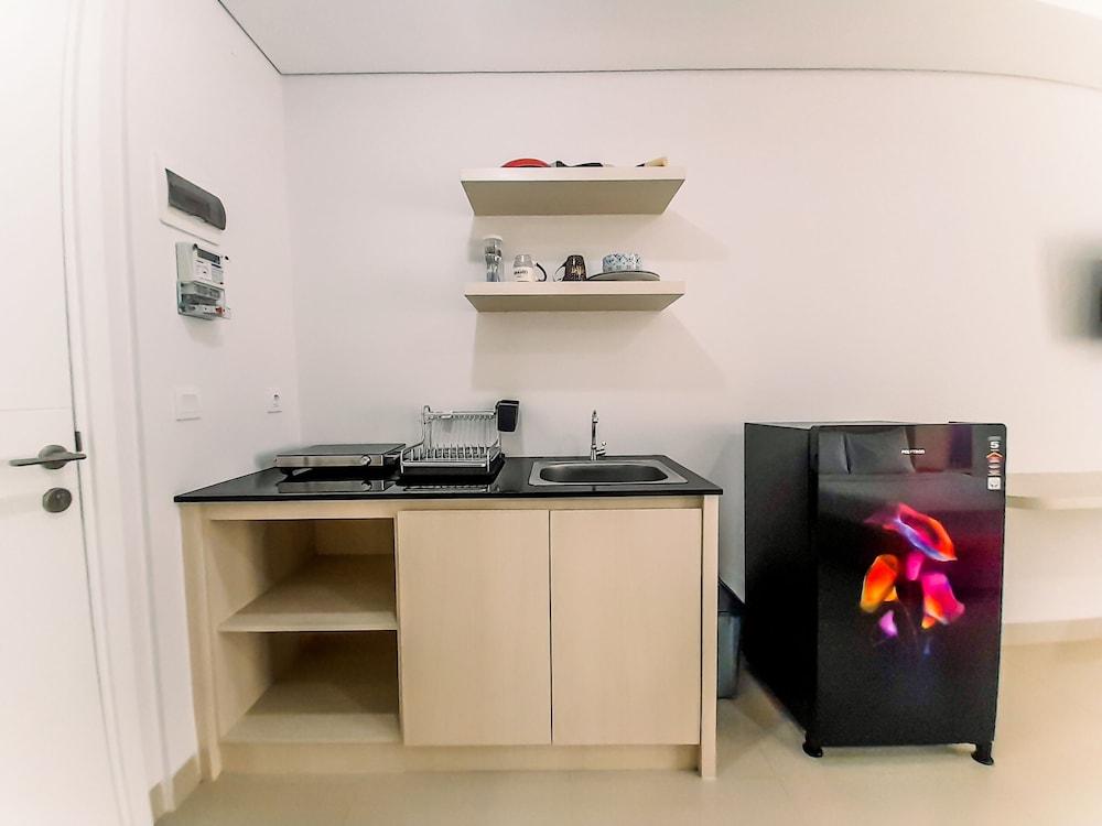 Cozy Studio Room At Barsa City Apartment