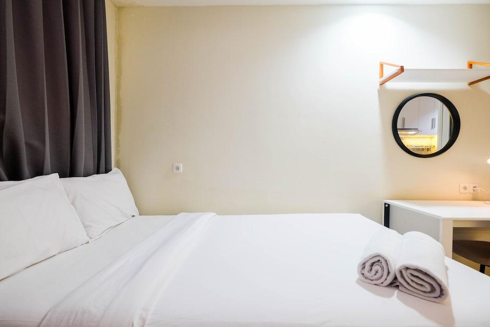 New And Nice Studio At Evenciio Margonda Apartment