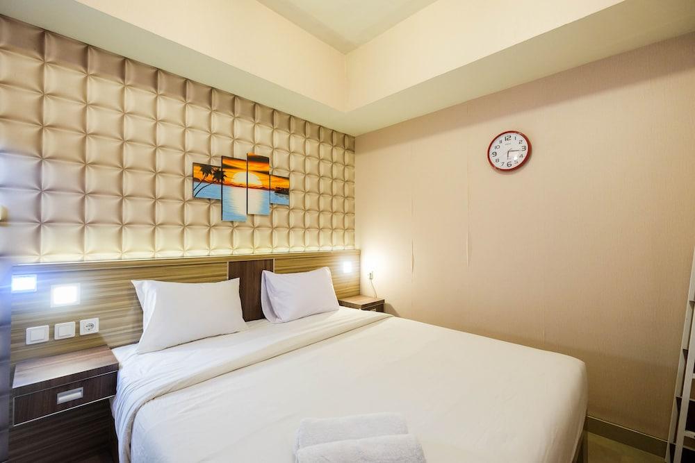 Cozy 1Br Apartment With Workspace At Mustika Golf Residence