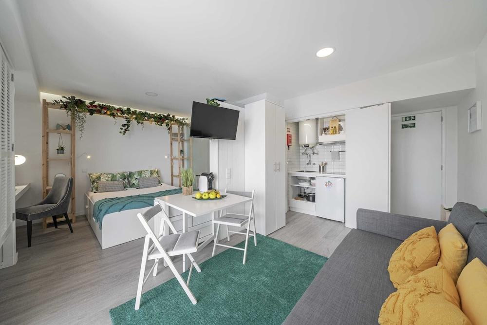 Studio With Pool and sea View - Funchal Sea View I