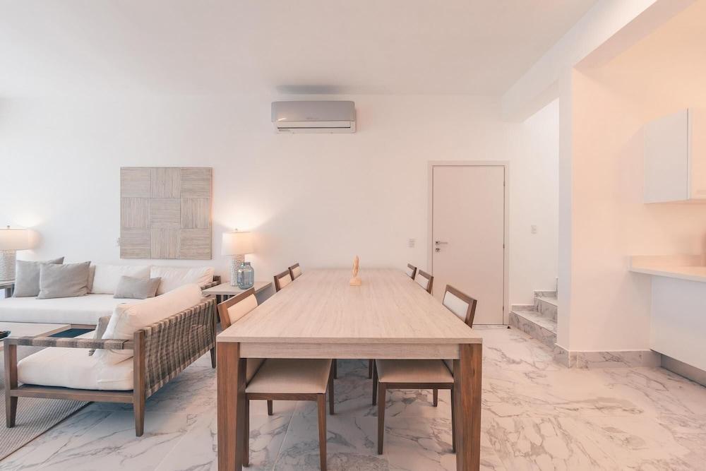 3br-penthouse w Jacuzzi Incl at Lake View