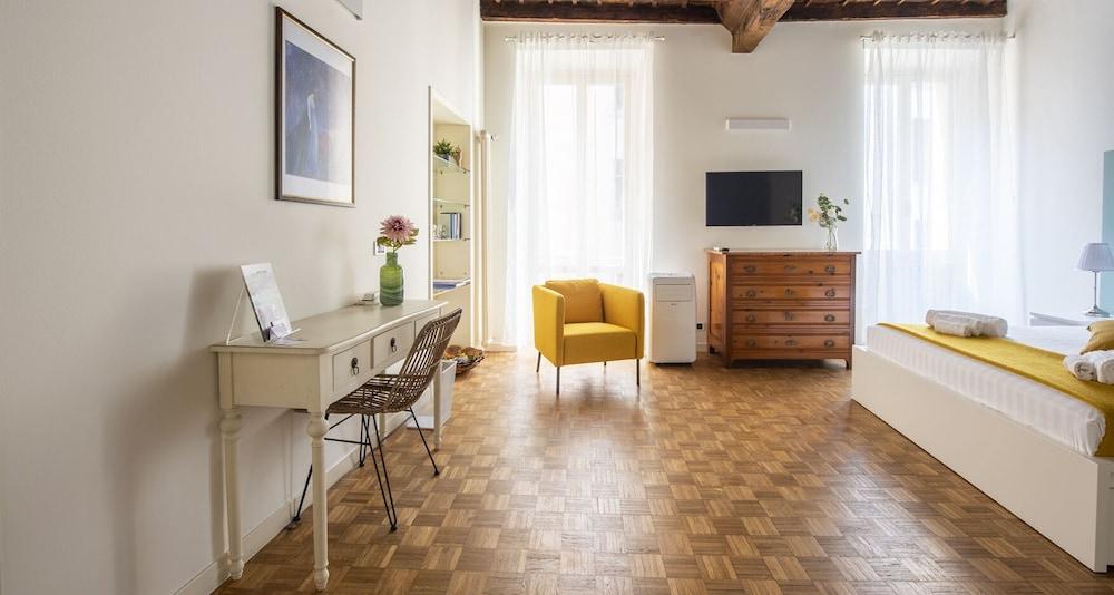 JOIVY Charming Flat Next to Duomo di Como