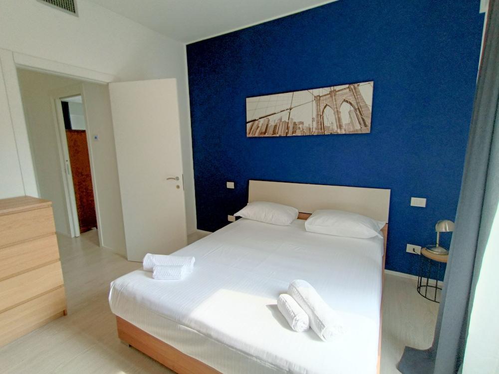 JOIVY Elegant Flat For 4 with 2 Balconies