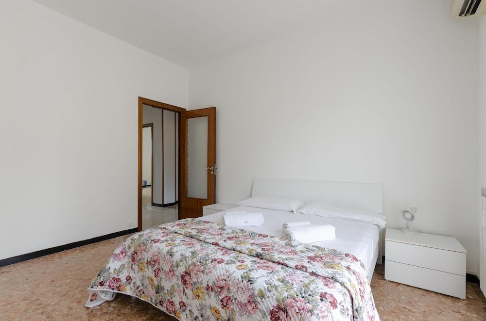 JOIVY Family Flat W/Terrace & Parking Near Beach