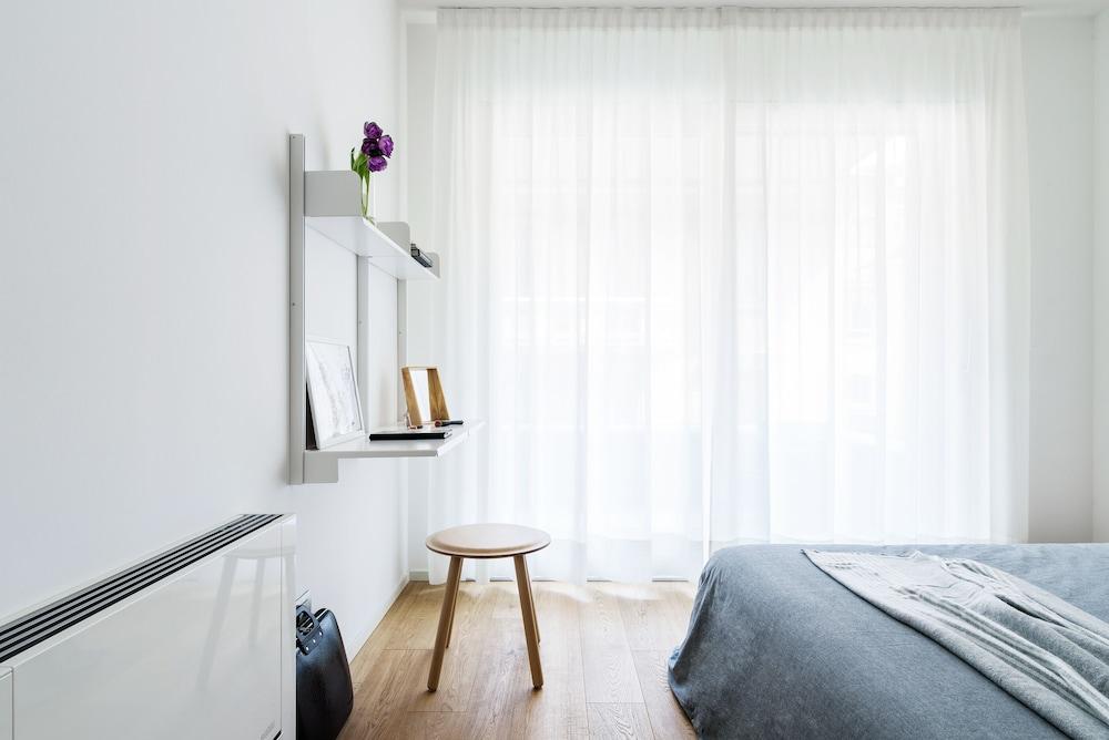 JOIVY Stylish 1-Bedroom Flat