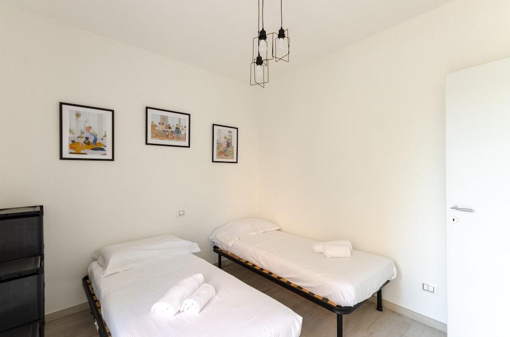 JOIVY Flat W/Terrace & Parking