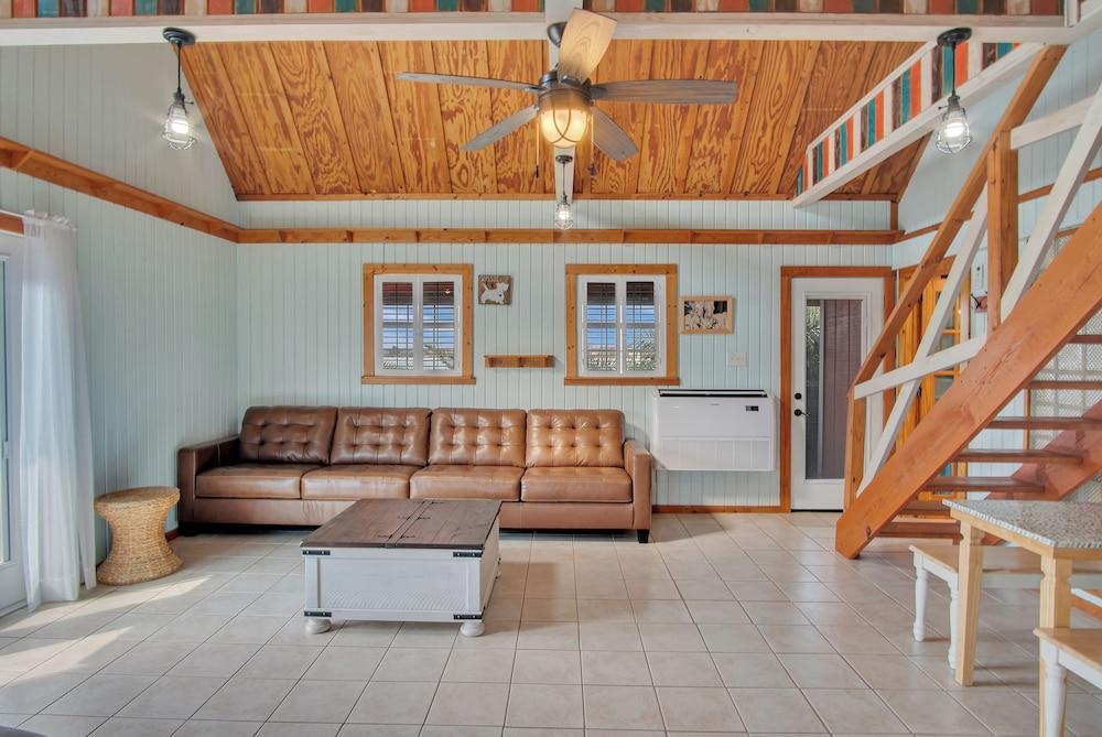 Beachin' Country by Silver Sands Vacation Rentals