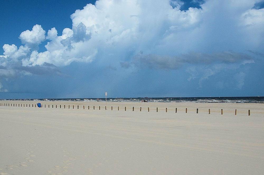 Family Tides Beach House by Silver Sands Vacation Rentals