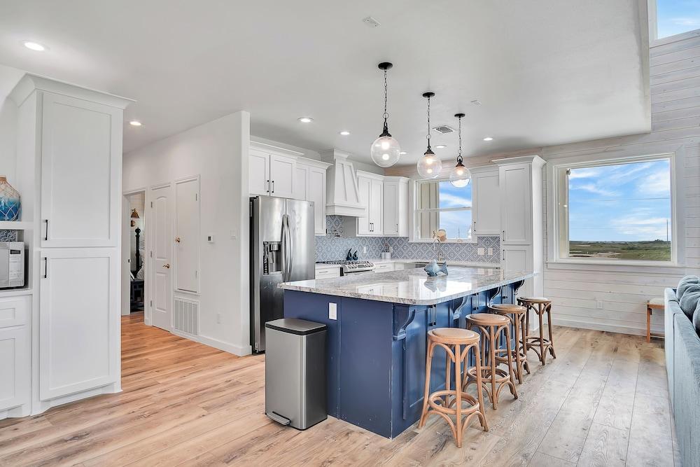 Holy Moly by Silver Sands Vacation Rentals