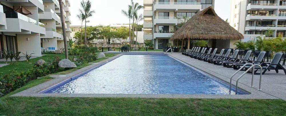 CONDO LOMA by TRVL2HM