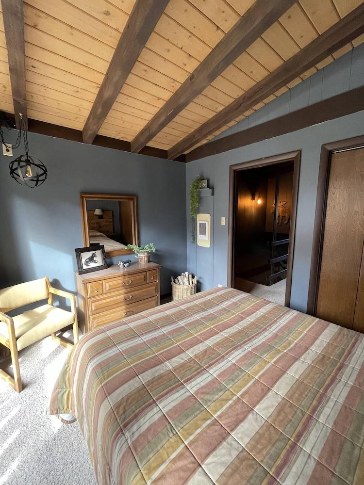 Auslander Condominiums