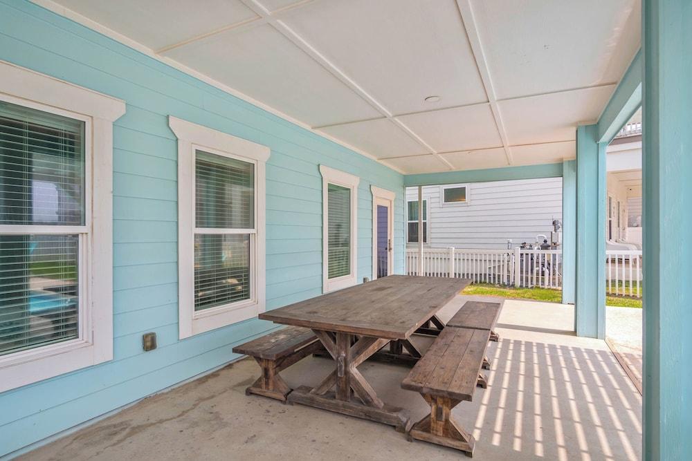 Beach-A-Holic by Silver Sands Vacation Rentals