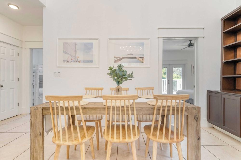 Halo by Avantstay Walk to Beach + Private Pool