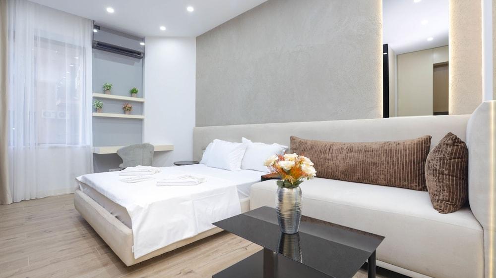 Stay Inn  on Buzand Str. 97