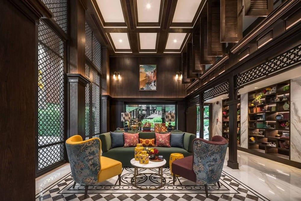 Romantic Bedroom With Mountain View Near Central