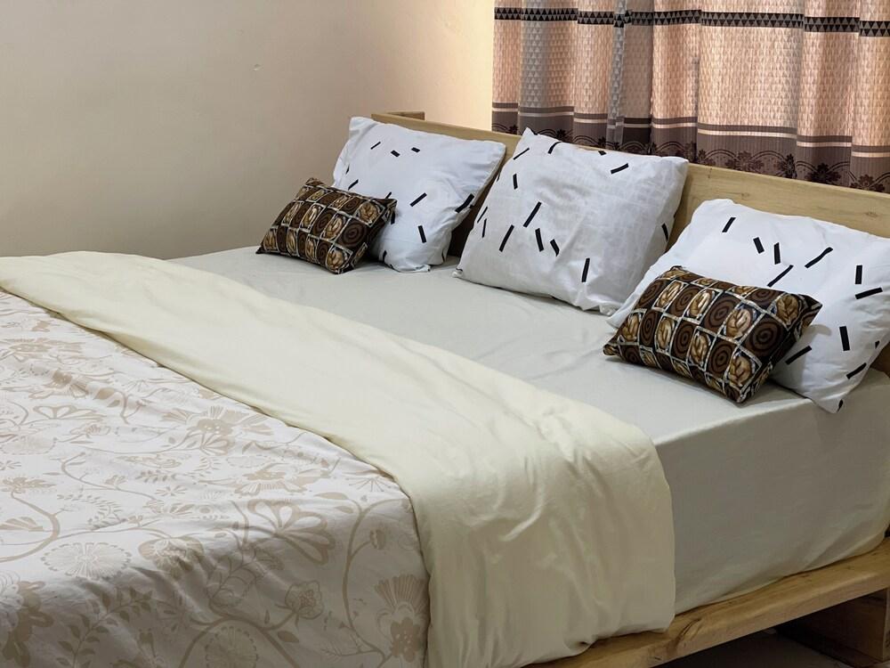 Room in B&B - Nice Rooms, Unbeatable Prices