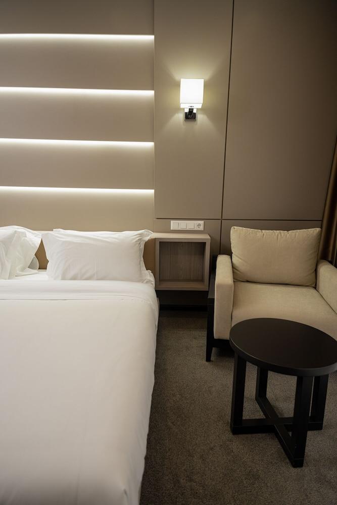 Central Park Resident