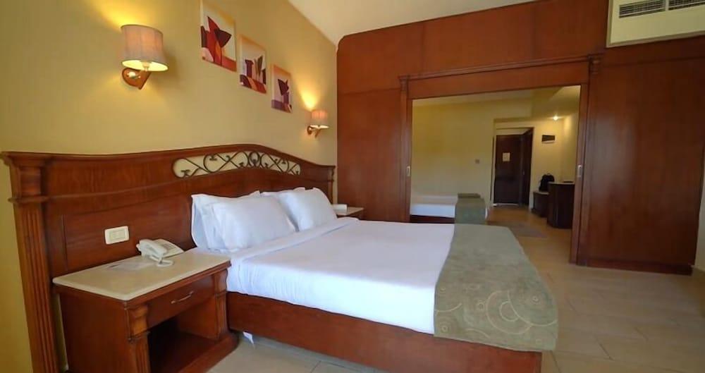 Regency Plaza Aqua Park & SPA