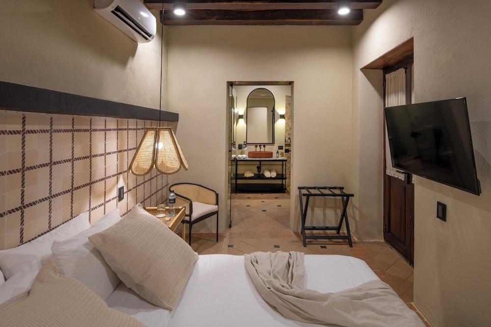 Privado Designer Boutique Hotel