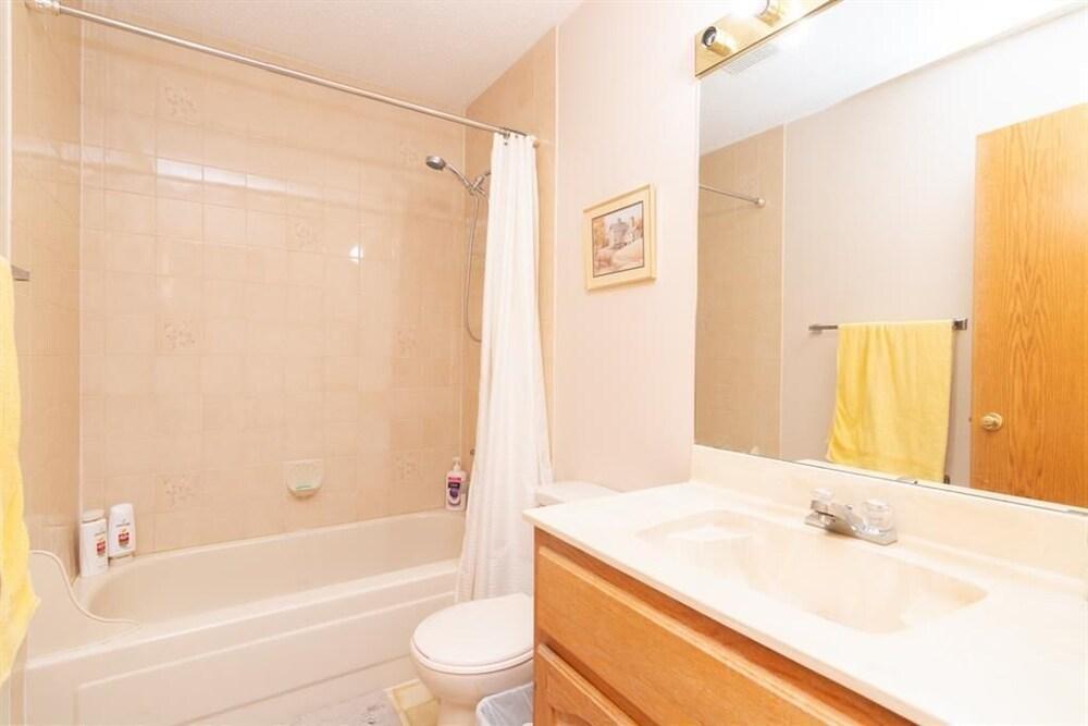 Calgary Hawkwood service resident