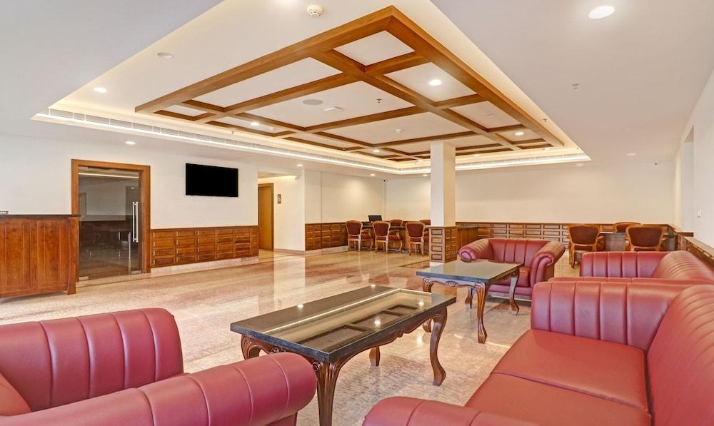 Treebo Premium Vahada