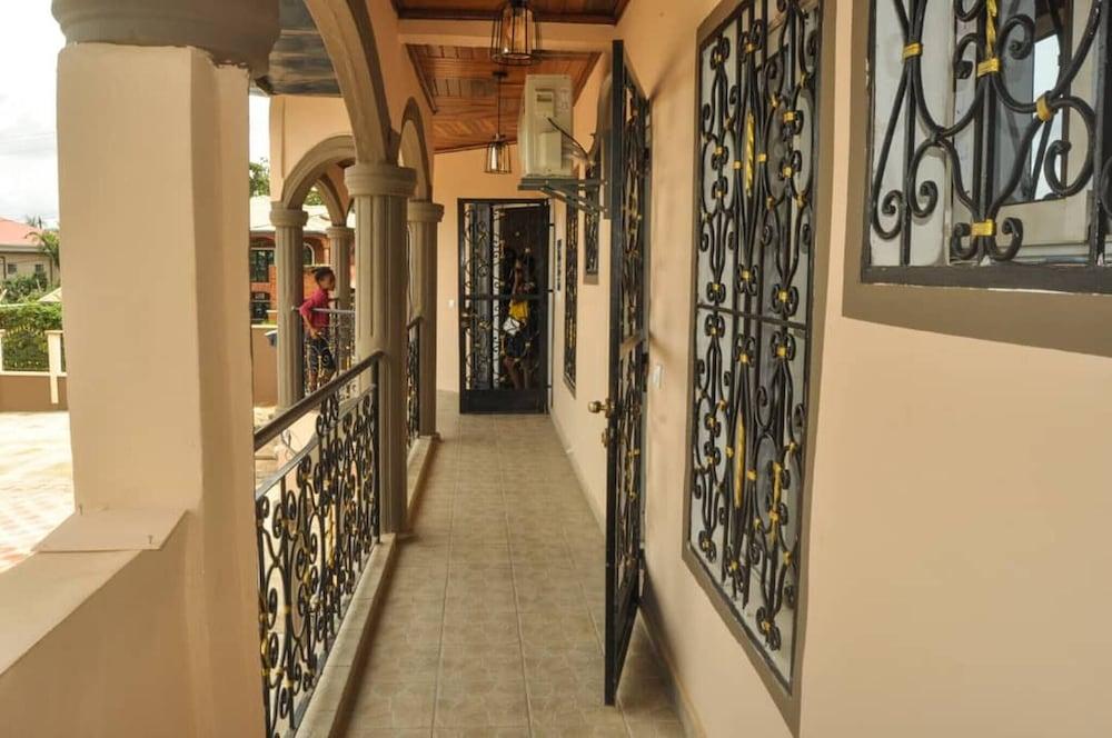 Bel Appartement Meublé À Yaoundé - Odza